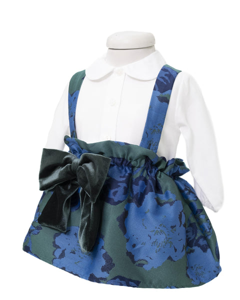 Salopette e camicia